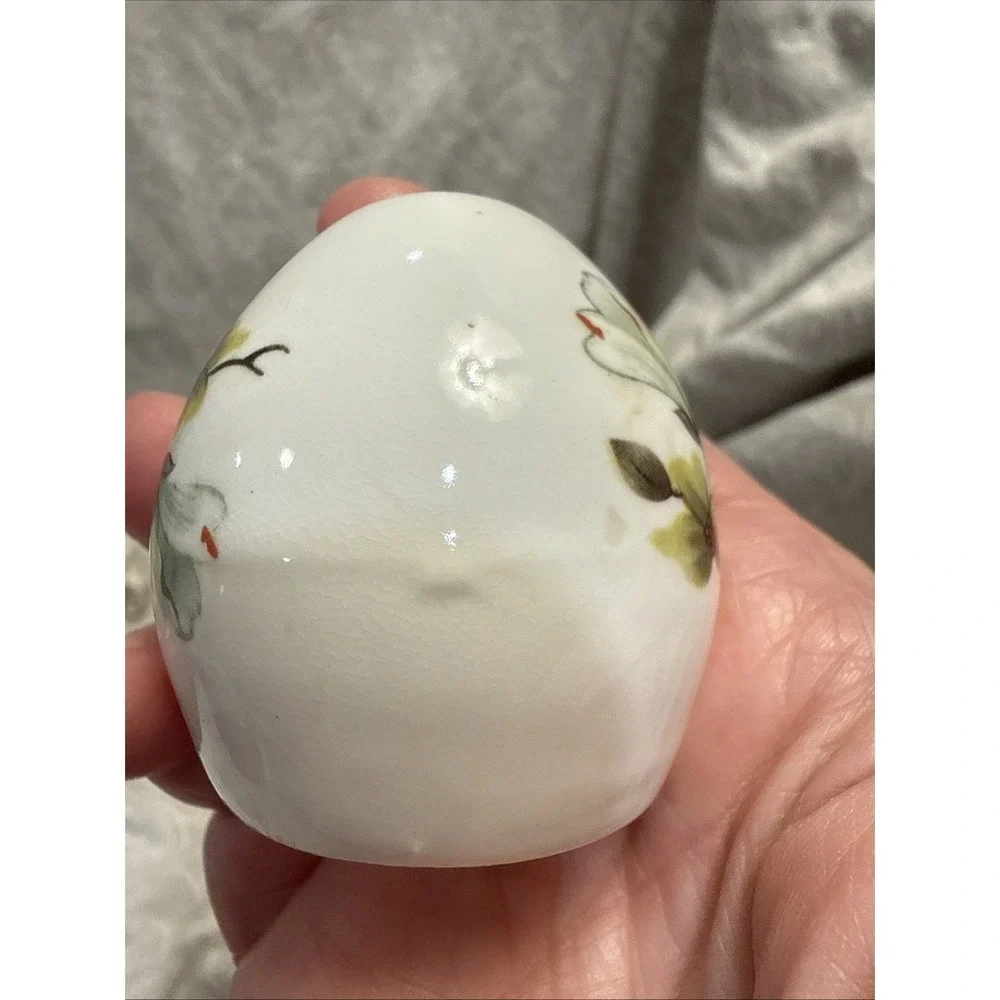 SANDFORD Egg Salt & Pepper Shakers DOGWOOD Flowers FINE BONE CHINA England PLUGS
